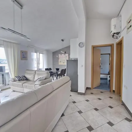 Luxury Silva With Sea View