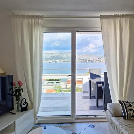 Aparthotel Luxury Silva With Sea View 4*