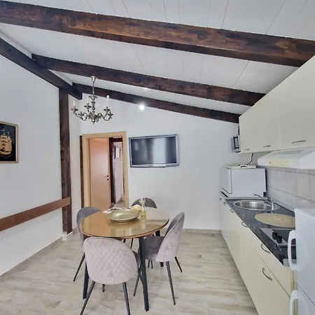 Luxury Silva With Sea View Aparthotel 4*