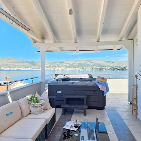 Luxury Silva With Sea View Aparthotel *