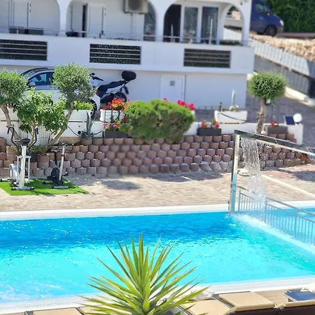 Aparthotel Luxury Silva With Sea View Okrug Gornji