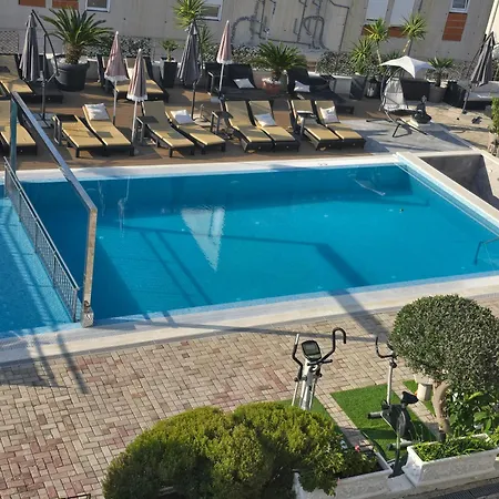Aparthotel Luxury Silva With Sea View 4*